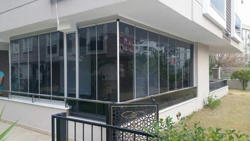 Villa cephesinde teras kapatma uygulamasi